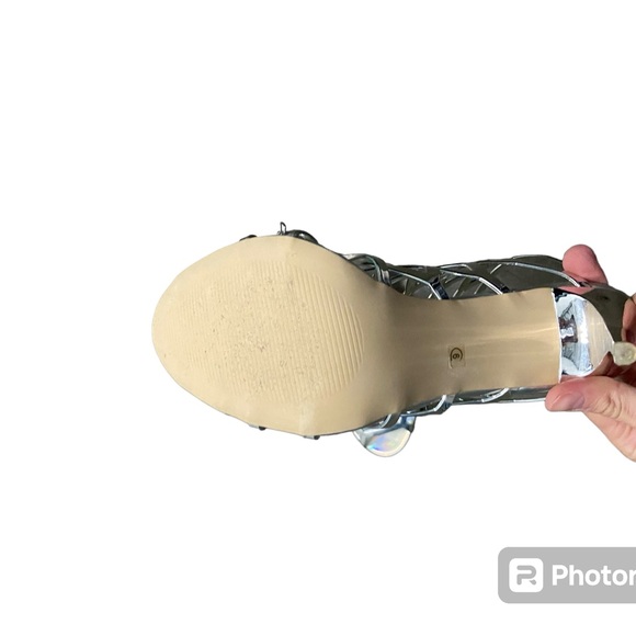 Holographic View Silver High Heels with cage design - Picture 6 of 11